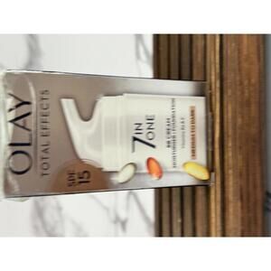 Olay Total Effects 7-in-1 BB Cream Moisturiser/Foundation SPF 15 Medium to Dark